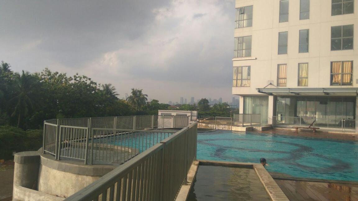 2 Bedrooms - Royal Olive Apartment - Pejaten South Of Cakarta Dış mekan fotoğraf